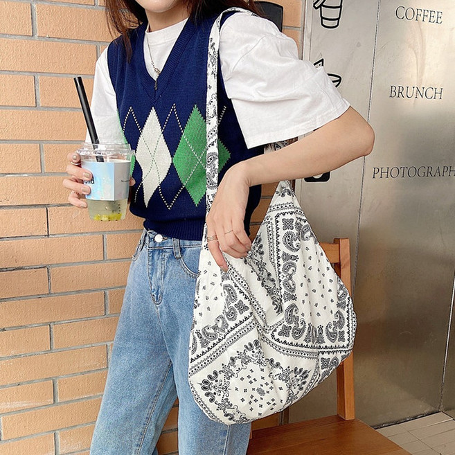 러브앤시티 플루티드 페이즐리 에코백