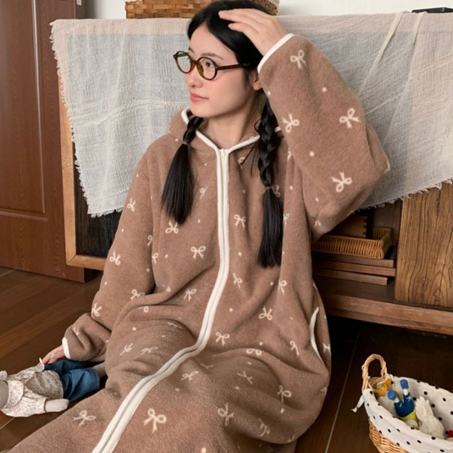 ROUGH DIA_글로우 홈웨어 극세사 겨울 잠옷 롱후드 집업 원피스