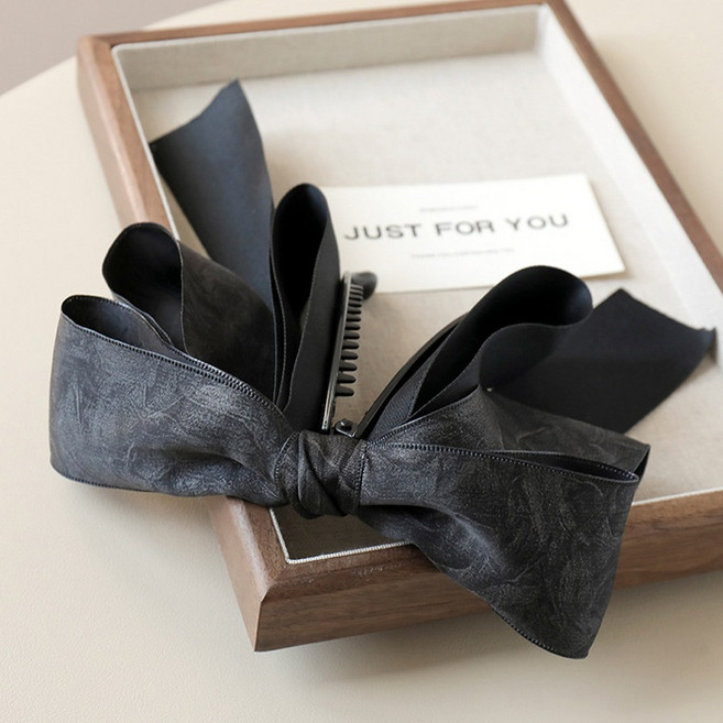 어반이즈 캘리 리본 여성 바나나핀 집게핀