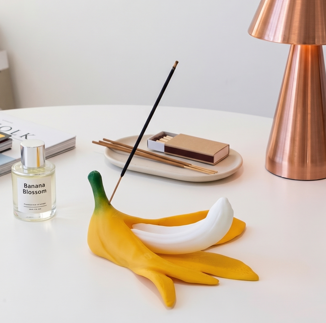 바나나 인센스 홀더, 바나나색