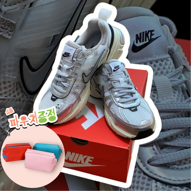 [국내매장판][재고정리] 나이키 V2K 런 W 서밋 화이트 데일리 운동화 런닝화 파우치 증정