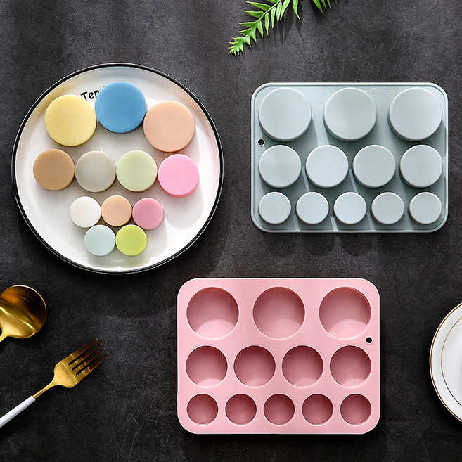 이홈베이킹 실리콘몰드 사이즈별원형12구 핑크 블루 색상랜덤1개, 1개, 핑크 블루 색상랜덤