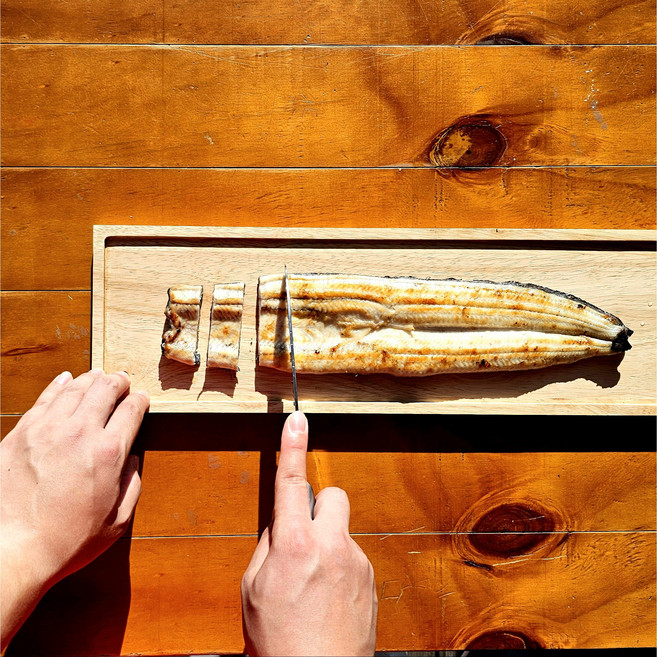 [팜플로우] 우장 자포니카 민물 장어 물 안쓰는 손질 장어 보양식 장어구이 캠핑용, 1개, 3kg 중(손질후 4-9미 1.8kg내외)