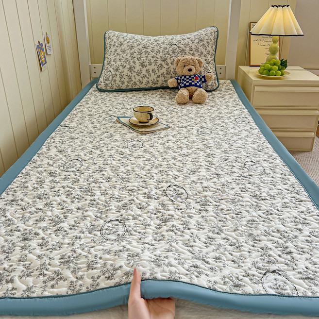 KDNC 기모 학생 기숙사 1인용 매트리스, 블랙 꽃무늬