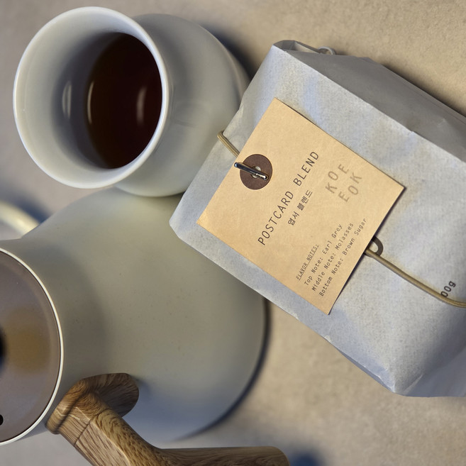 산미없는 진한 커피원두 미디엄다크 로스트 오렌지 얼그레이 카라멜 브라운슈가 단맛 데일리 블렌드 코에코에 엽서 블렌드, 1개, 200g, 홀빈(분쇄안함)