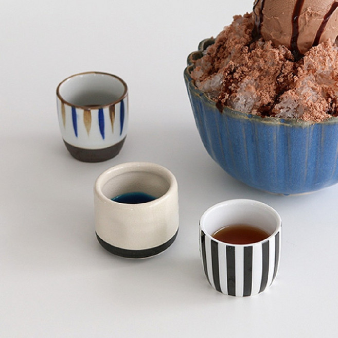 도자기 딱한잔 미니 사케잔 소스종지 엽차잔 소스볼 쌍화차잔 소주잔 한모금 절주잔 일식 이자카야 찻잔 녹차잔 티백찻잔 인생 술잔 술찔이 알쓰잔 빼갈잔 복분자잔 백세주잔 청하잔 술찌, 청로, 1개