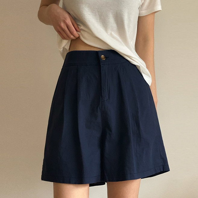 잇진 여성 투핀턱 A라인 뒷밴딩 스판 버뮤다 팬츠 4부 반바지