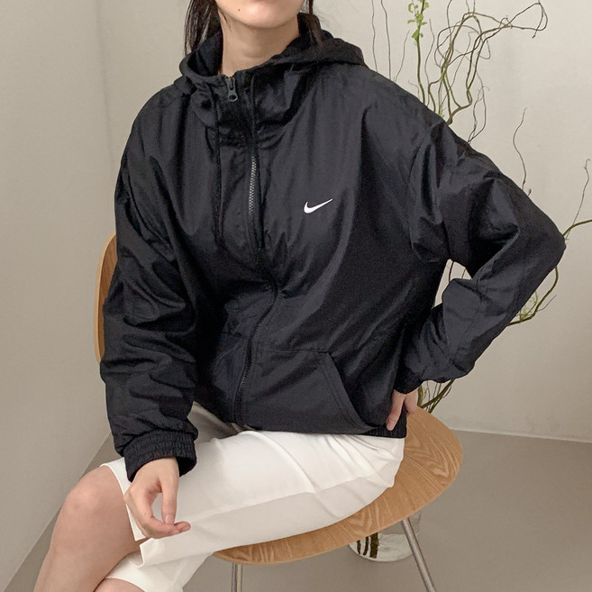 나이키 클래식 우븐 루즈 핏 UV 프로텍션 런닝 바람막이 재킷 블랙
