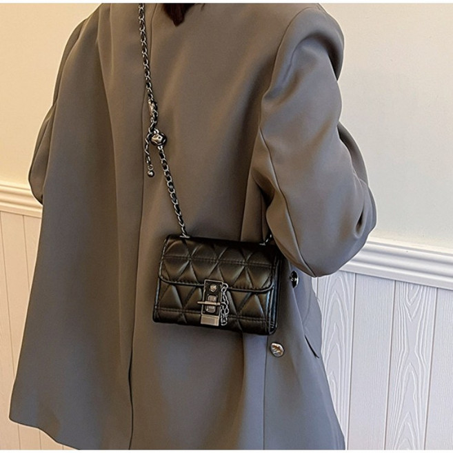 모코뮬리 미니 체인 크로스백 두가지 사이즈