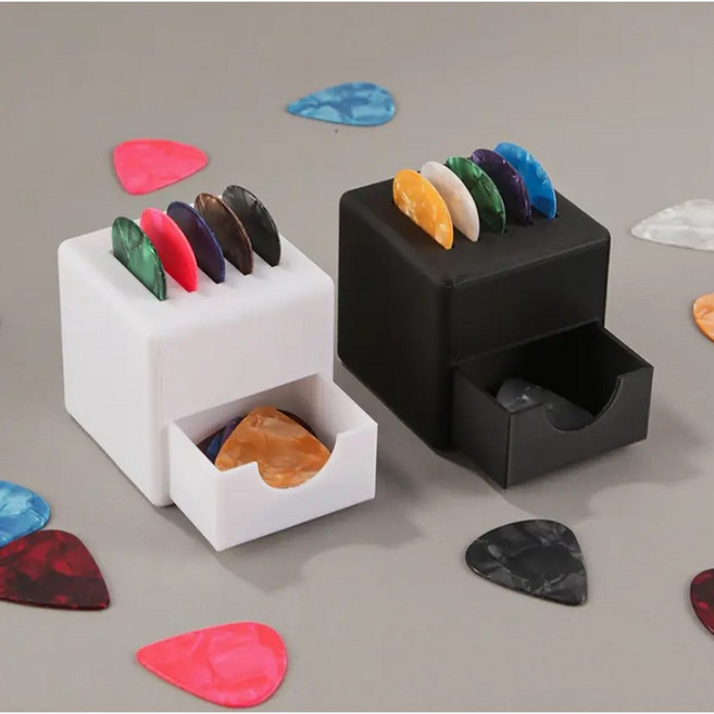 트리뷰샵 기타피크케이스 픽박스 홀더 피크통 보관함 집 꽂이 파우치 픽거치대 플렉트럼 통기타치는사람 용품선물 기타리스트 베이시스트 우쿨렐레피크 어쿠스틱 기타악세사리 부속품 일렉키타, 1개, 다크니스블랙