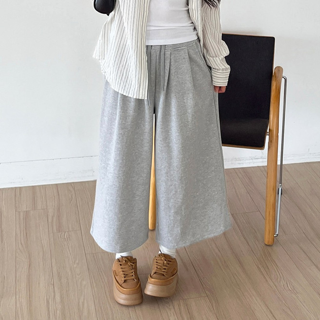 [디아미뇽] 로비타 핀턱 8부 하이웨스트 와이드 트레이닝 밴딩 팬츠