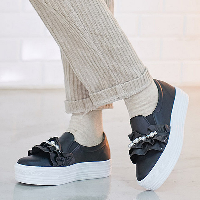 보니테 여성 슬립온 프릴 진주 키높이 4cm 통굽 국내생산 캐주얼 운동화