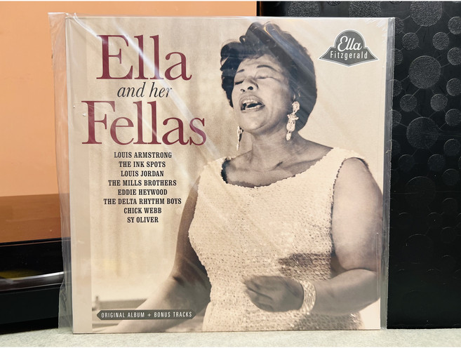 엘라 피츠제럴드 Ella Fitzgerald - Ella and her Fellas / 엘라 피츠제랄드 - 엘라 앤 허 펠라스 LP