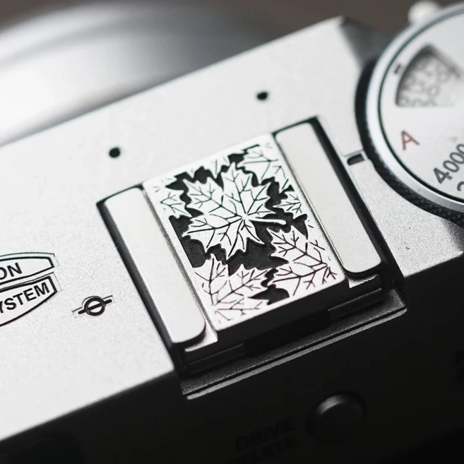 메이플 리프 카메라 장식 핫슈 커버 보호대 캡 소프트 릴리스 버튼 canon 호환 Sony Fujifilm XT50 Nikon Z, 01 CHINA, 01 universal type, 01 silver hot shoe 01