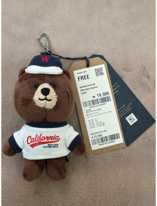 韓國 WHO.A.U 棒球小熊吊飾, 1個, 白色, 白色