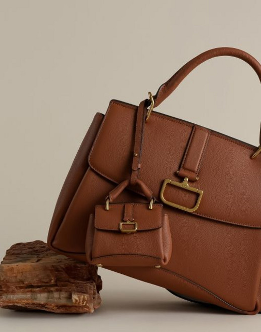 닥스 [BIRKBECK CHARLOTTE] 버크백샬롯 브라운 소가죽 미니어처 키링 겸 참장식 DCHO5F553W2 L7K3