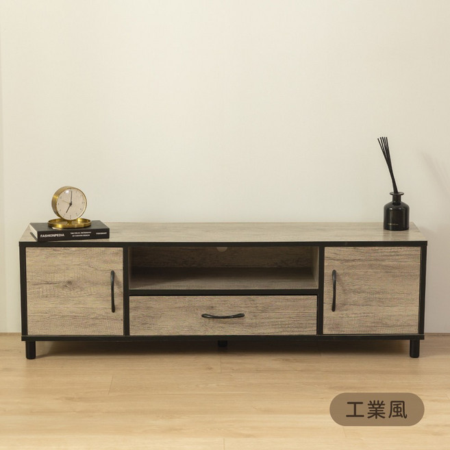 工業風 電視收納門櫃, 清水模