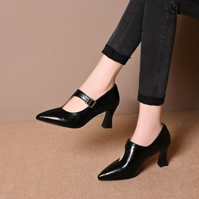셀럽당 춘추 펌프스 단화 여자 뾰족한 끝 굽이 굵다 하이힐M3670