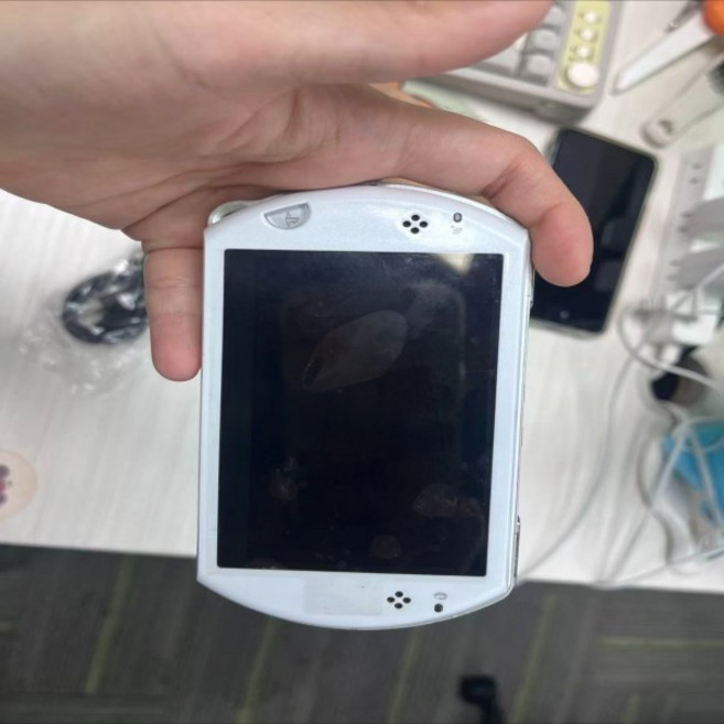 2022년 신제품 100% 오리지널 흑백 PSP GO 중고 게임 콘솔 - 휴대용, 02 80 percent new black