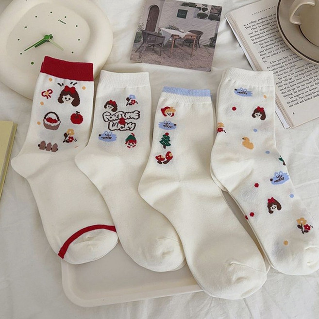 다이나토리 여성 귀여운 일러스트 학생 중목 양말 4켤레