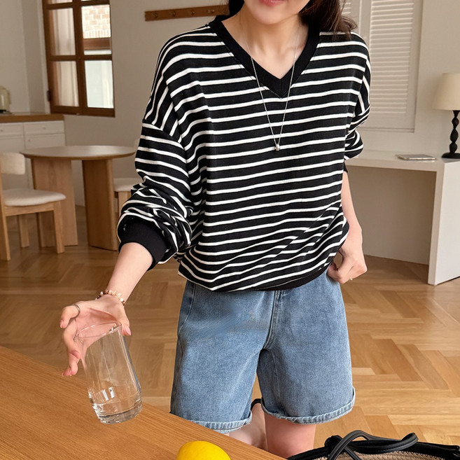 데일리앤 원트 여성 루즈핏 긴팔 스트라이프 맨투맨 티셔츠 봄 가을