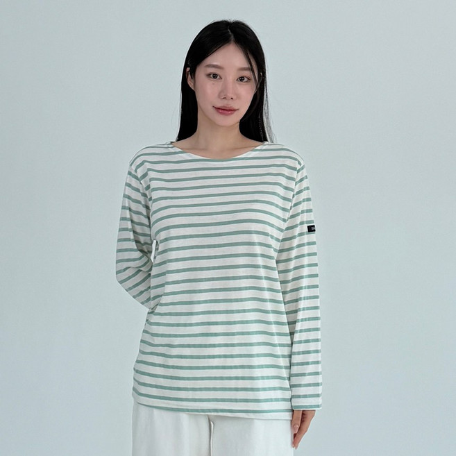 라벨 패치 스트라이프 루즈핏 긴팔 티셔츠