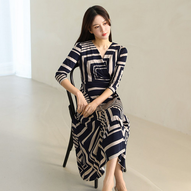 프롬코 자체제작 여성 빅지오 스판 플레어 롱 원피스