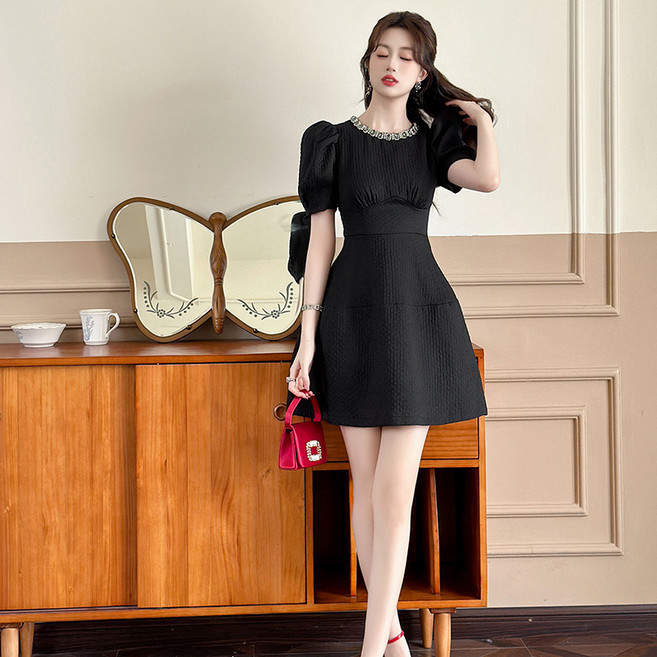 【甜酷公主】泡泡袖連衣裙 法式連衣裙 蓬蓬裙 公主裙 小黑裙 短款連衣裙 黑色圓領 泡泡袖設計 夏季約會度假 顯瘦減齡, 黑色