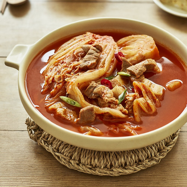 다발 12년전통 통돼지 김치찌개 맛집 밀키트 3인분 캠핑요리 묵은지 당일제작 발송3-4인분, 1개, 1.5kg
