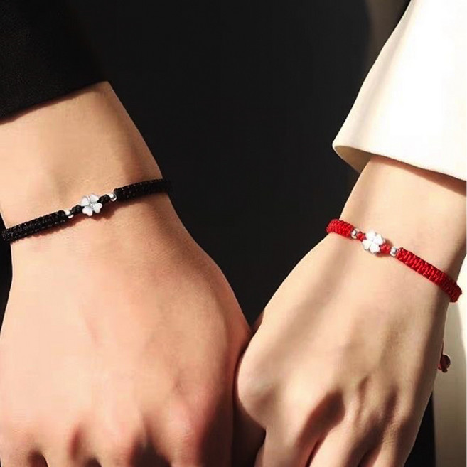 네잎클로버 행운 매듭 커플 우정 실 끈 팔찌 2color 여름 학생 커플템 여성 액세서리 팔찌 여자 템