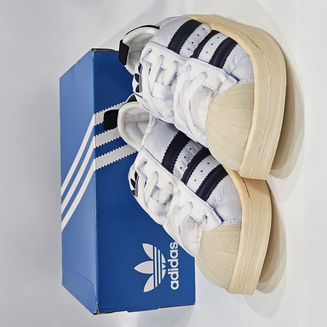 아디다스 퍼피렛 방한화 패딩 슬립온 겨울 운동화 삼바 슈퍼스타