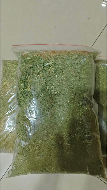 頂級新鮮乾牧草 適合兔子龍貓豚鼠牛羊馬通用, 1個, 混合草粉1kg