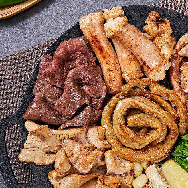 [소곱창양념볶음증정] 소곱창 모듬 구이 세트 곱창 160g+ 대창 200g + 막창 200g + 염통 200g (총 760g), 1개, 760g
