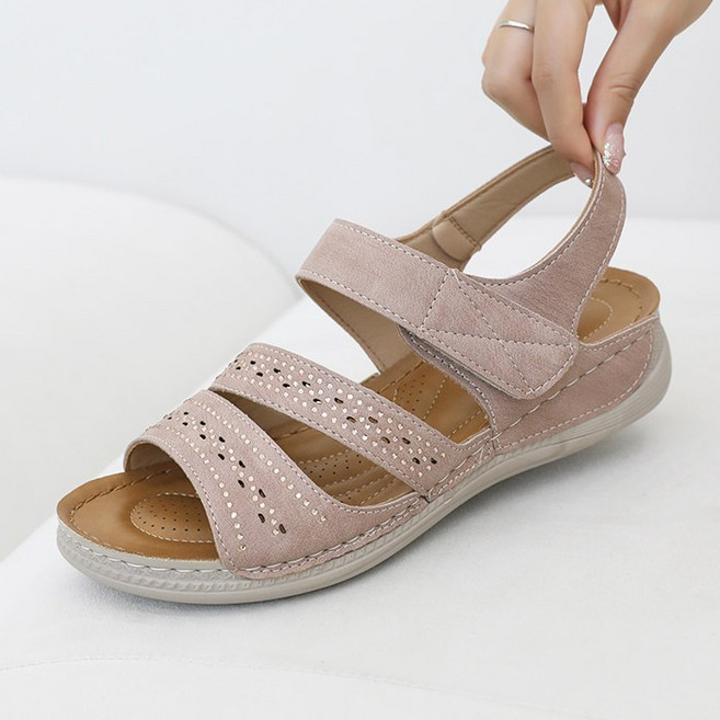 제이슈 클루디 초경량 큐빅 스트랩 샌들 4cm