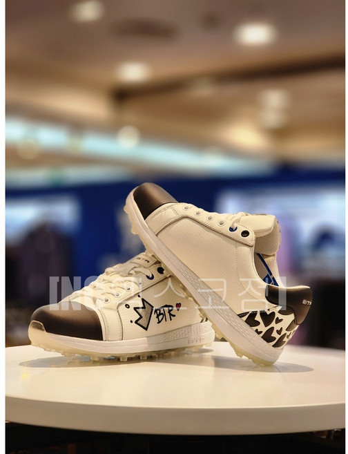 BTR비티알 [NC엑스코점] 골프일상출퇴근 BSM8201MWHT 남성 사계절 하트캐릭터 로고자수 스니커즈형 스파이크리스 골프화