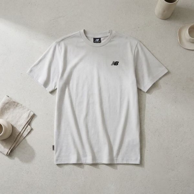 뉴발란스 남녀공용 프로즌 스몰 로고 티셔츠 - 16 Light Gray NBNEFB1503 Co.1697663