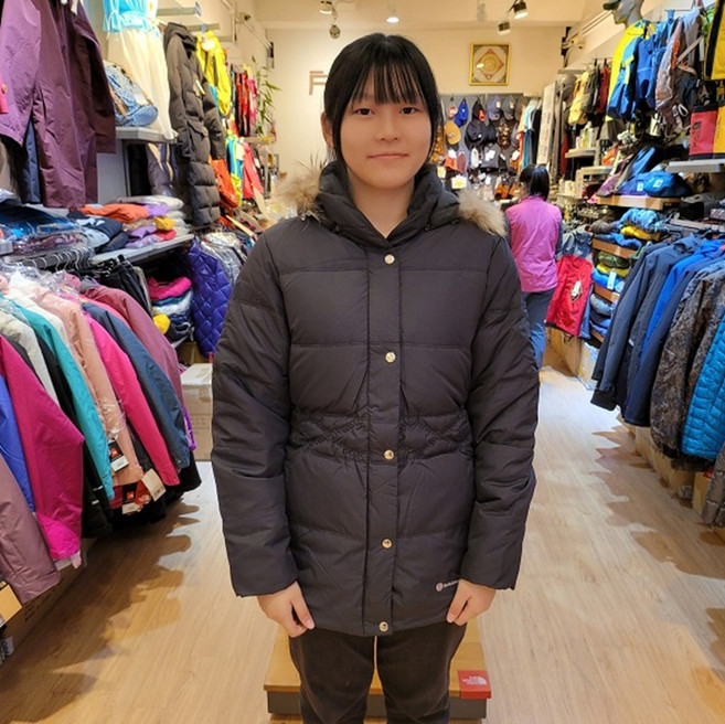 荒野WILDLAND 女 貉子毛連帽羽絨衣 JIS 90/10白鴨絨 600+ FILL POWER