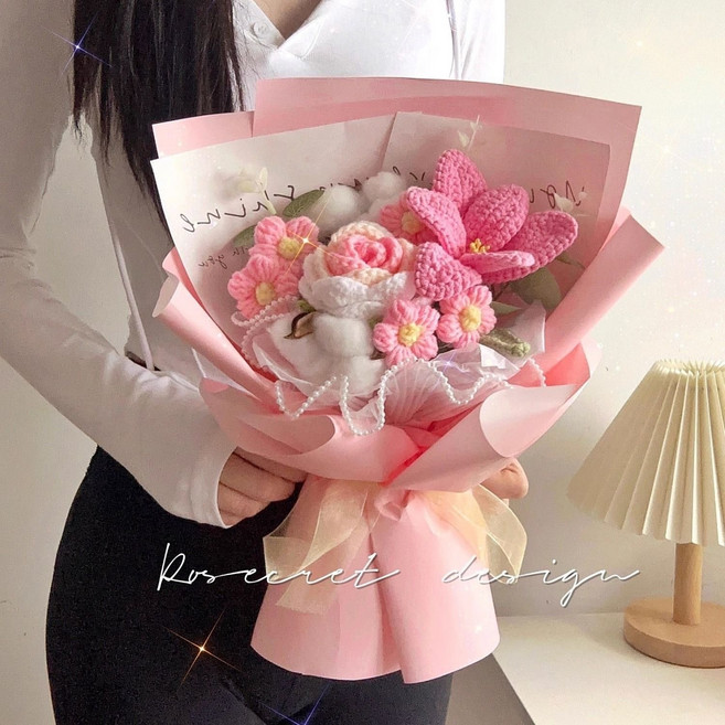 Rosecret design 手捧毛線玫瑰花束 成品禮物, 1件, 毛線鬱金香+玫瑰粉色
