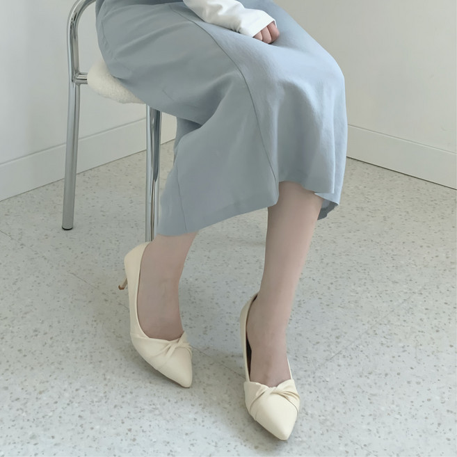 러블리디 빅토리아 트위스트 스틸레토 데일리 심플 8cm 하이힐