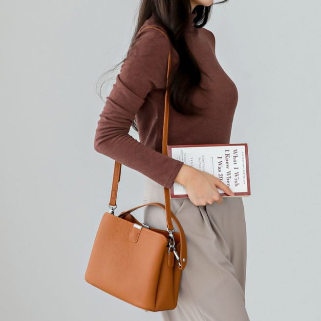 Trendy Daily Bag 소가죽 브라운 블랙 여성 데일리 베이직 토트백 심플 깔끔한 디자인 외출용 가죽 숄더백 여자 무지 소가죽 크로스백