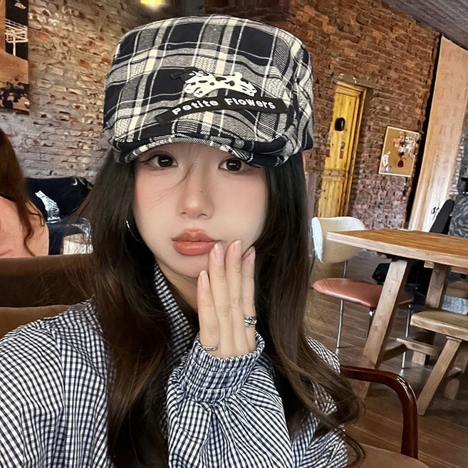 여성 베레모 봄 가을 빵모자 체크 패턴 캐주얼 귀여운 자수 뉴스보이 캡 YLP