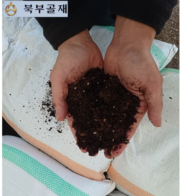 꽃집에서 추천하는 냄새나지 않는 퇴비 텃밭 채소 분갈이용 30리터 북부골재, 30L, 1개