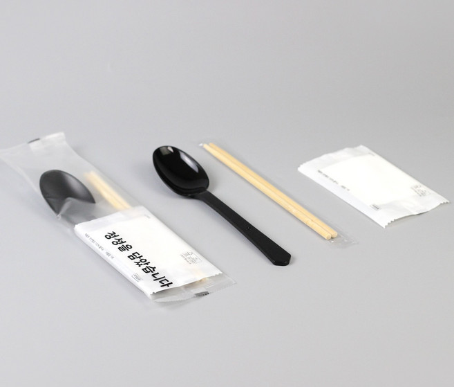 천리잡화점 고급 숟가락 젓가락 물티슈 수저세트, 1세트, 50개입, 2. 검정색