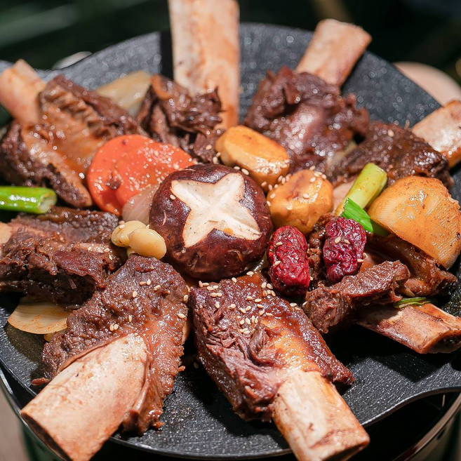 소갈비찜 소갈비수육 매운갈비찜 왕갈비 생일상 집들이 캠핑요리 추석 밀키트, 700g, 1개