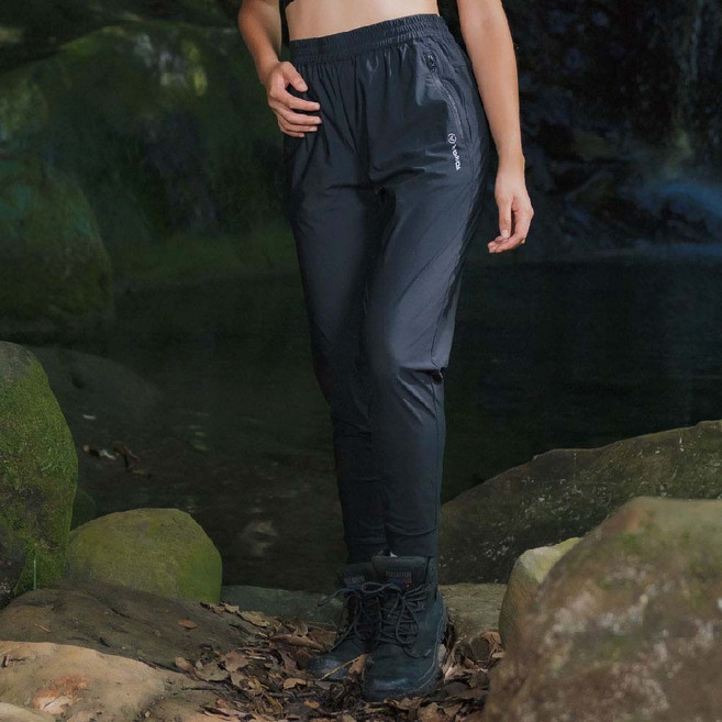 WOAV/OA 冰絲速乾束口登山褲 四面彈力涼感褲 運動褲, 質感黑,女 M，腰圍73cm