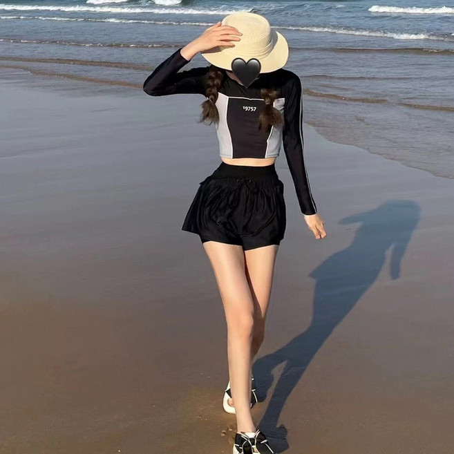 LIULU 女款保守分體泳裝