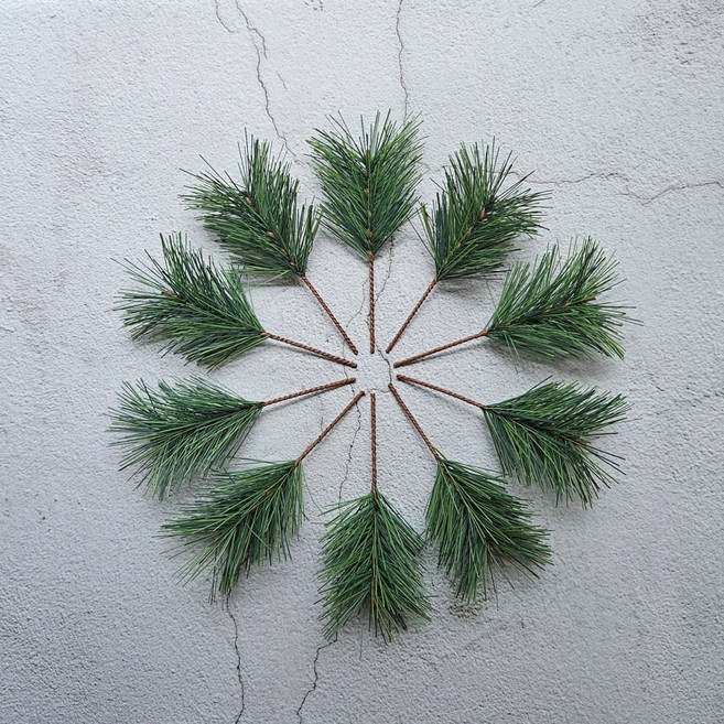 인조 솔가지 솔잎 조화 모형 소나무 리스 장식(소 30개입)