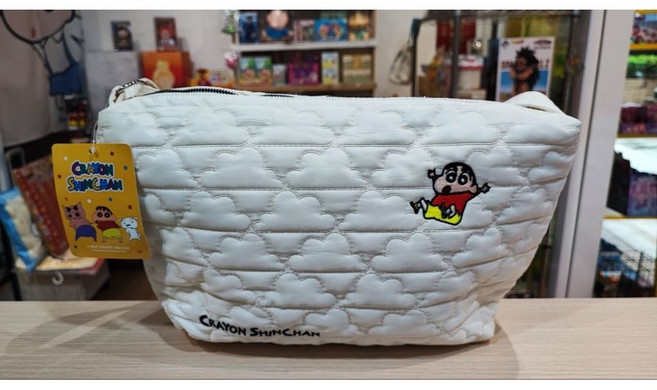 Crayon Shin-chan 蠟筆小新 絎縫雲朵側背包, 白