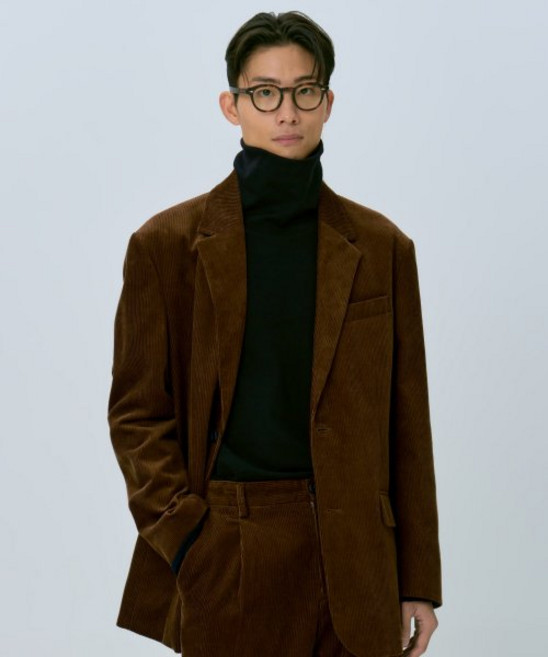 무신사 스탠다드 오버사이즈 코듀로이 블레이저 브라운 499470