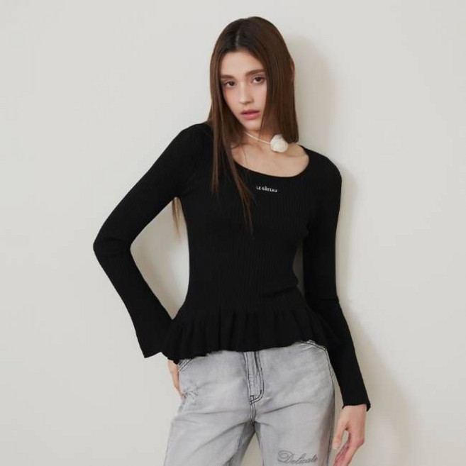 에고이스트 언밸런스 러플 스퀘어넥 니트탑 ES2OKL53 2912016